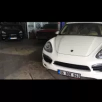 Gümüş motorlu araçlar