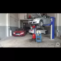 Gümüş motorlu araçlar